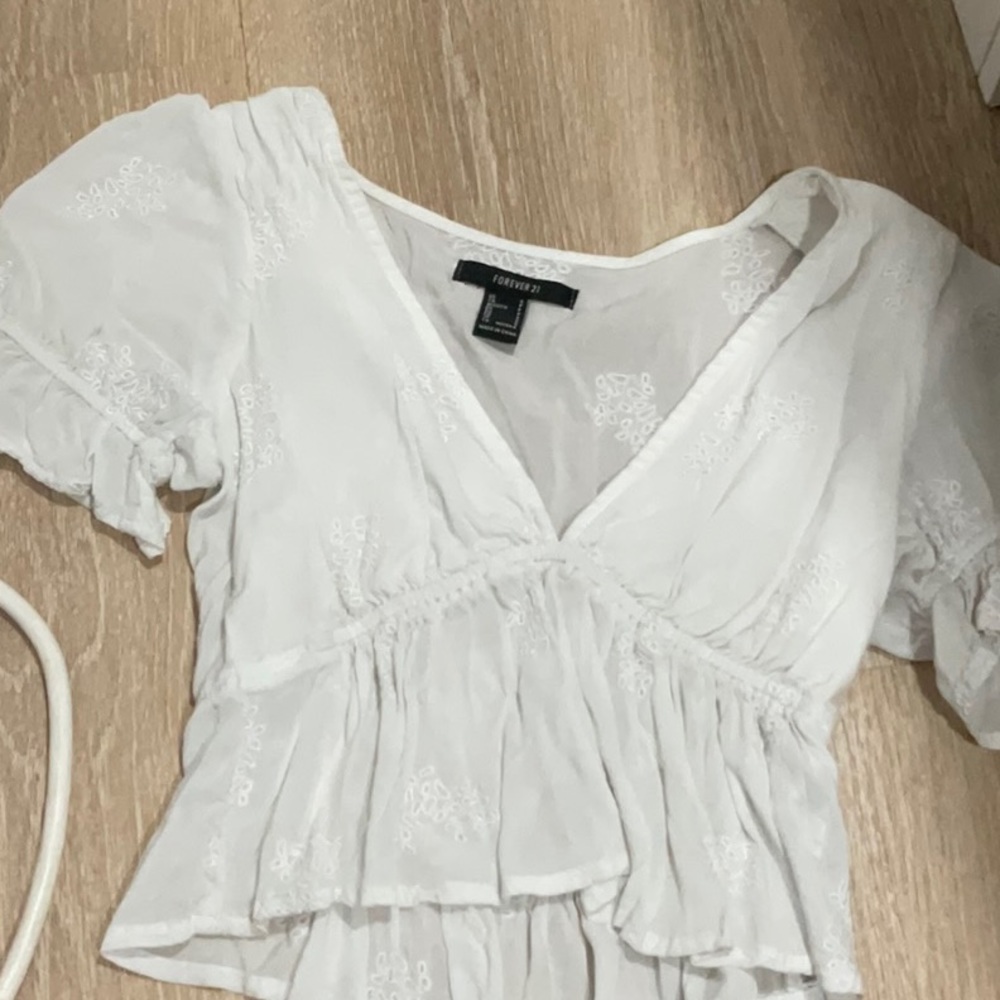 white f21 floral top